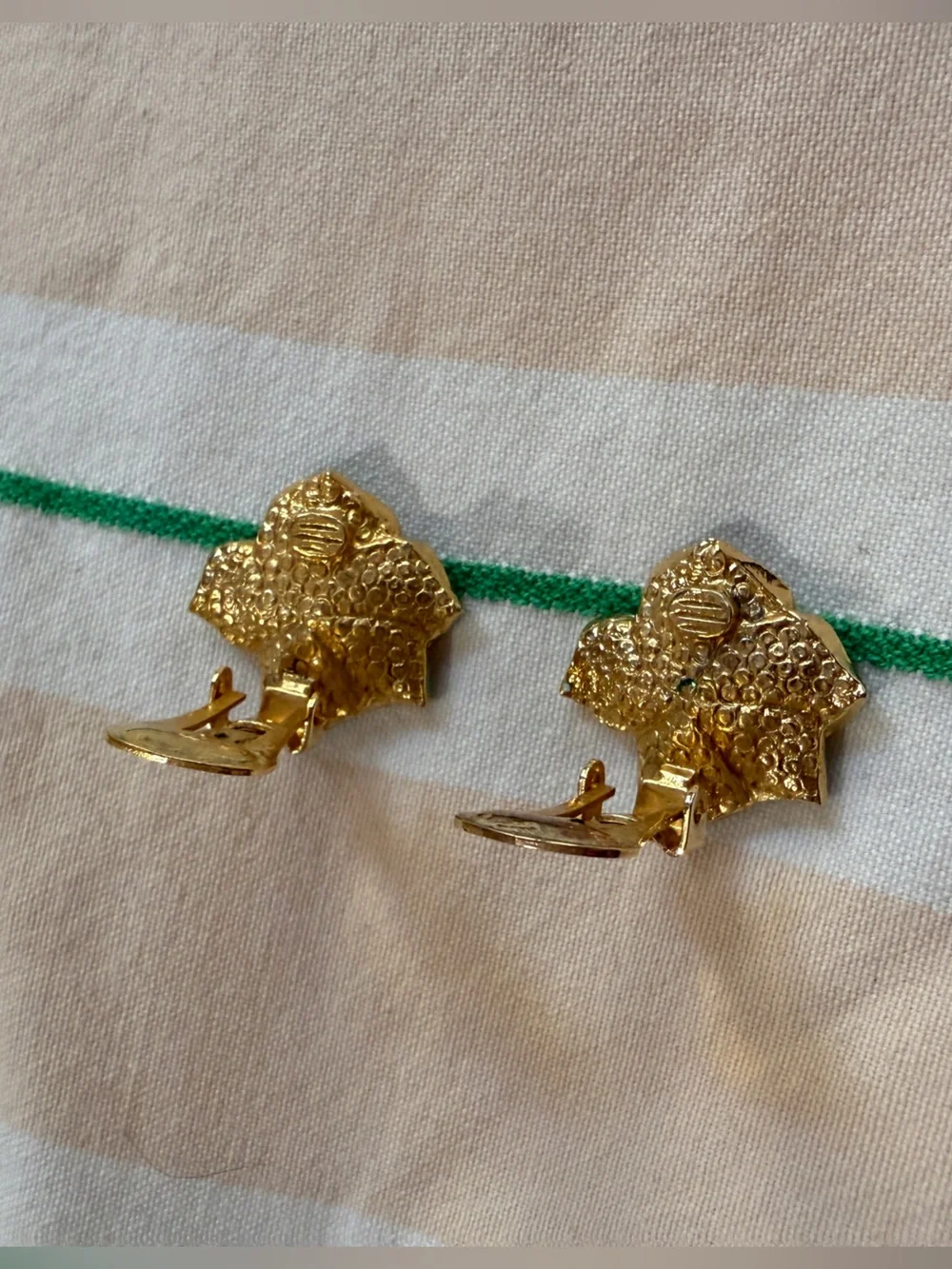 1960s / 50s Enamel Torquise Colored Hawaiian Mod Flower Power Earrings